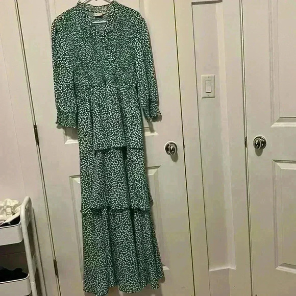 LOVE, OLIVE AVE BOUTIQUE Dresses & Skirts - Green Tiered Floral Maxi Dress